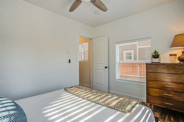 Room 5 of 38