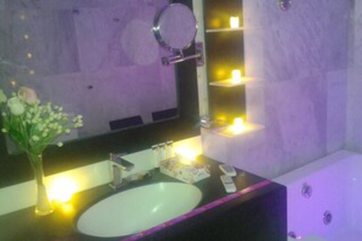 Room 2 of 22