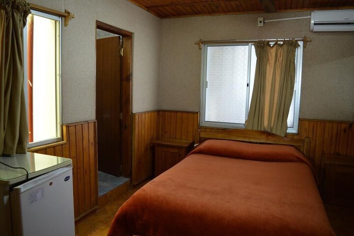 Room 6 of 33