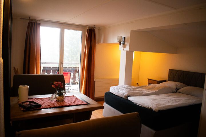 Room 13 of 65