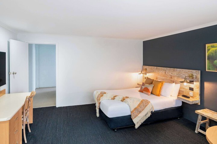 Room 11 of 36