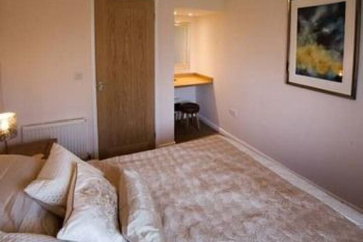 Room 4 of 20