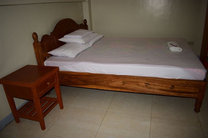 Room 6 of 37