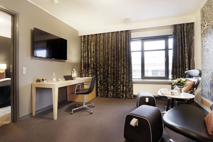 Room 58 of 94