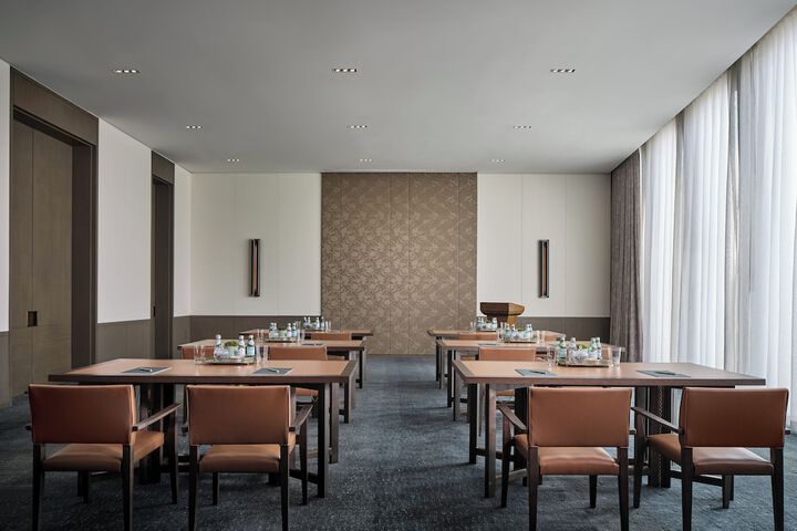 Ballroom/Hall 128 of 154