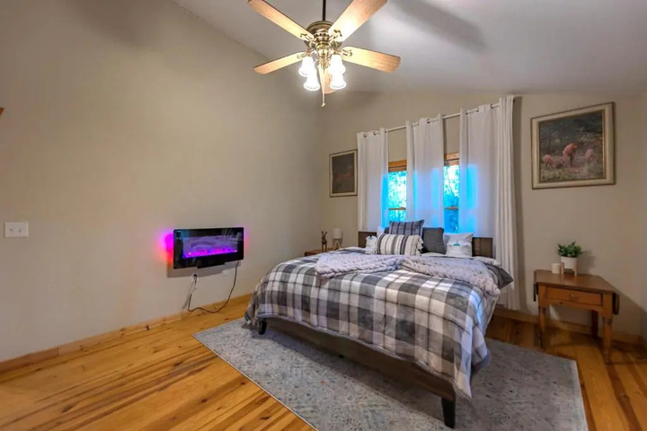 Room 2 of 23