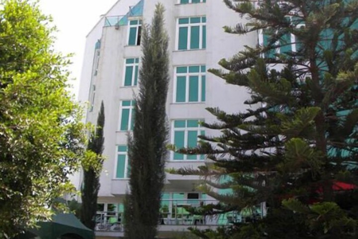 Hotel Exterior 12 of 12