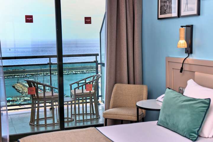 Room 30 of 133
