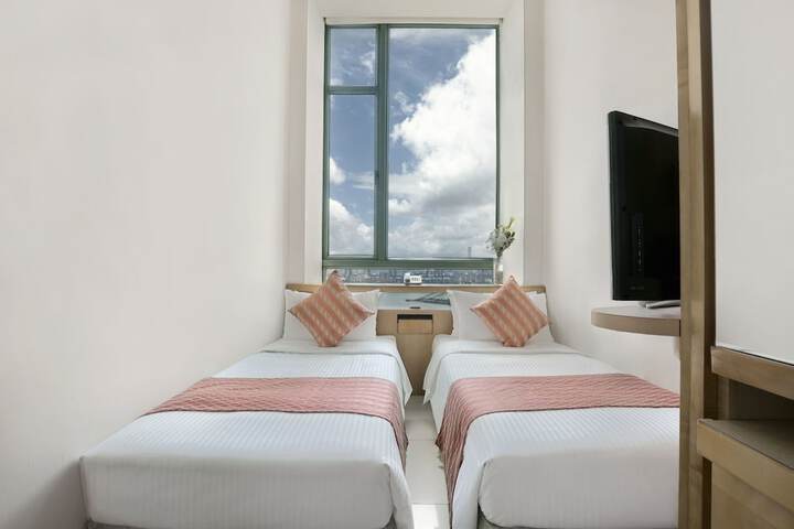 Room 4 of 36