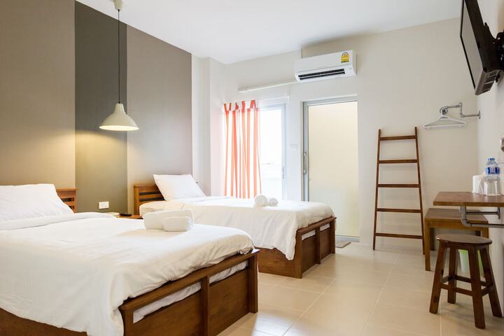 Room 6 of 36