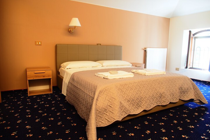 Room 29 of 54