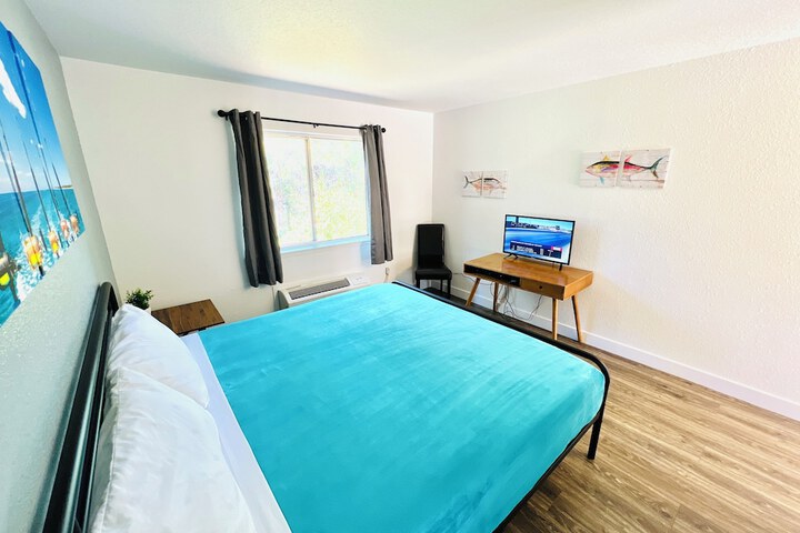 1 Queen Bed (75 of 103)