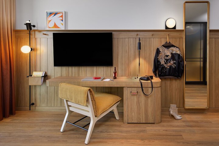 Room 19 of 78