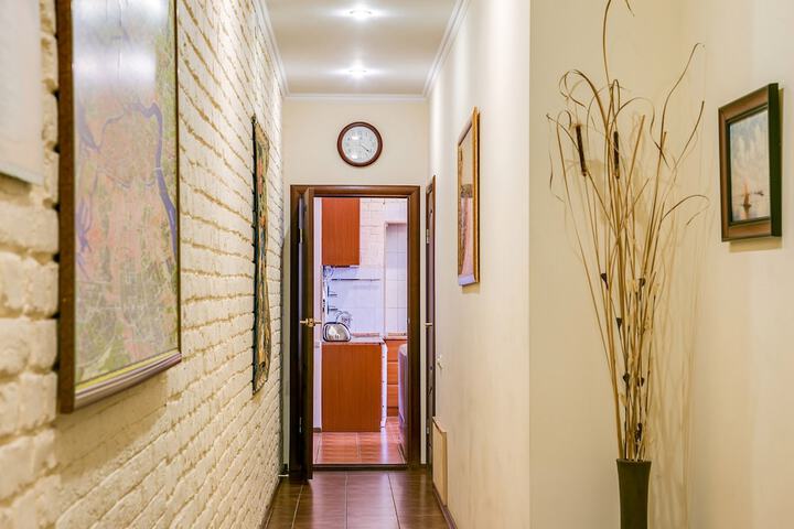 Ballroom/Hall 80 of 86