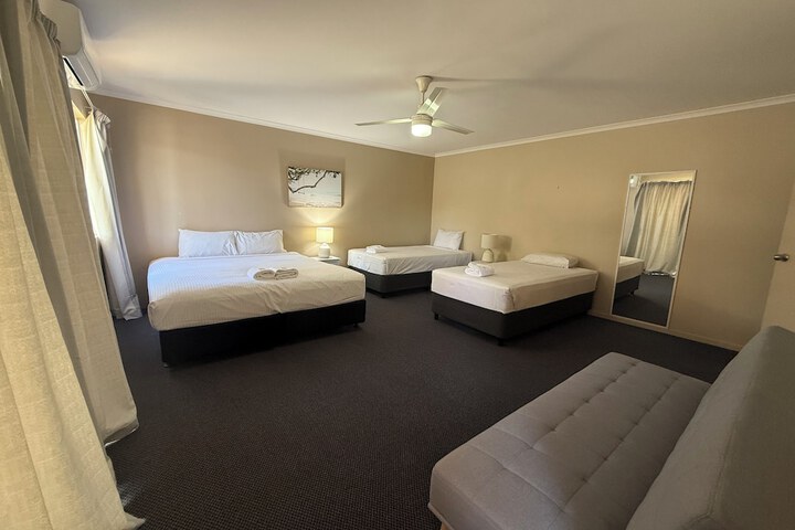 Room 11 of 29