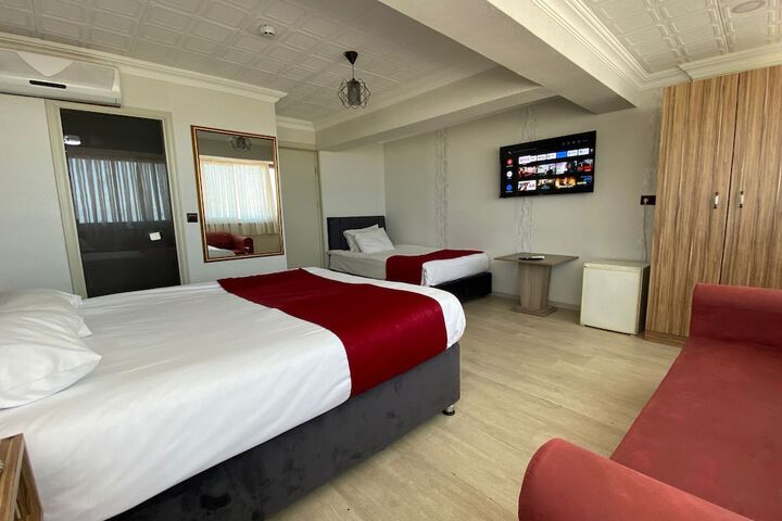 Room 11 of 24