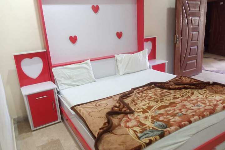 Room 3 of 6