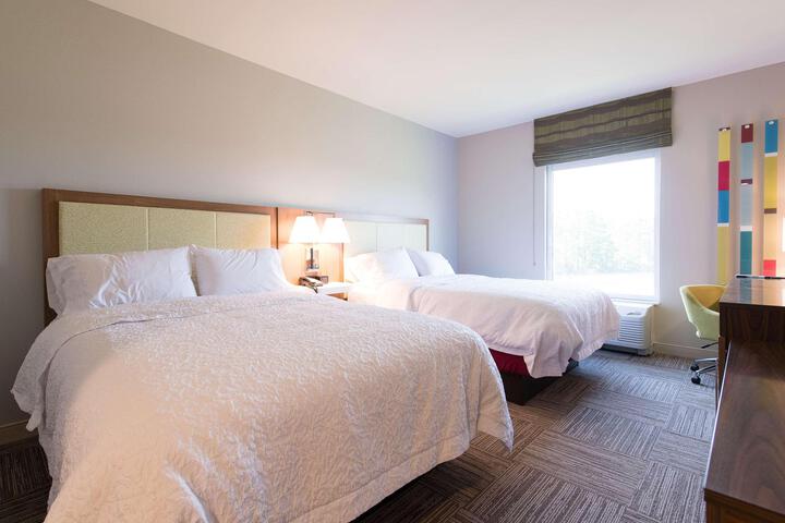 2 Queen Beds Hearing Accessible (5 of 5)