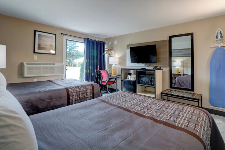 2 Double Beds (1 of 4)