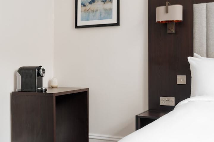 Room 13 of 68