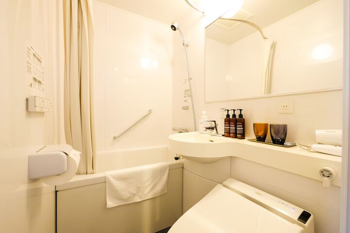 Room 14 of 25