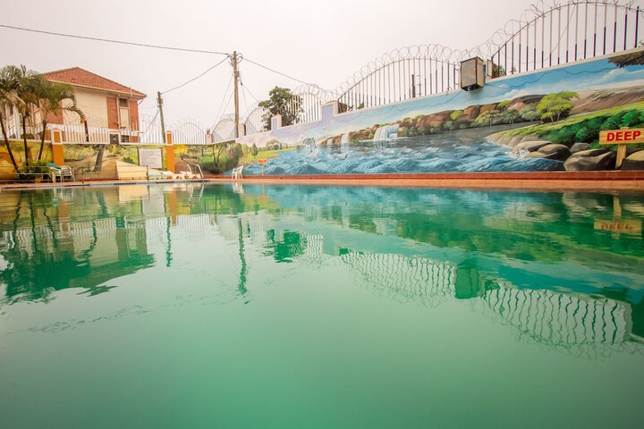 Pool 44 of 72