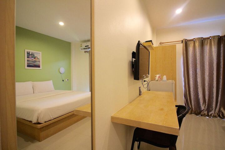 Room 8 of 48