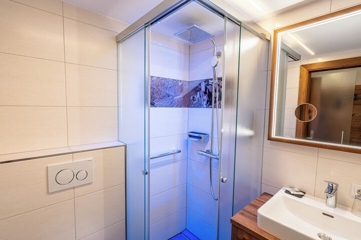 Room 10 of 47