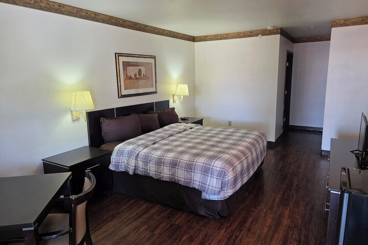 Room 3 of 8