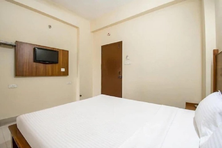 Room 3 of 12