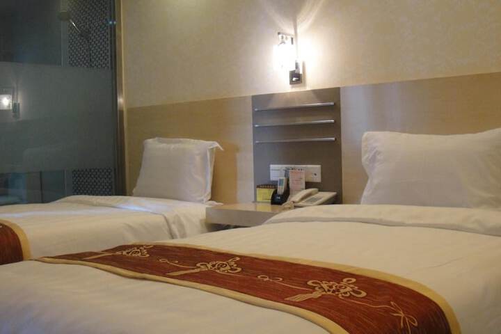 Room 6 of 55