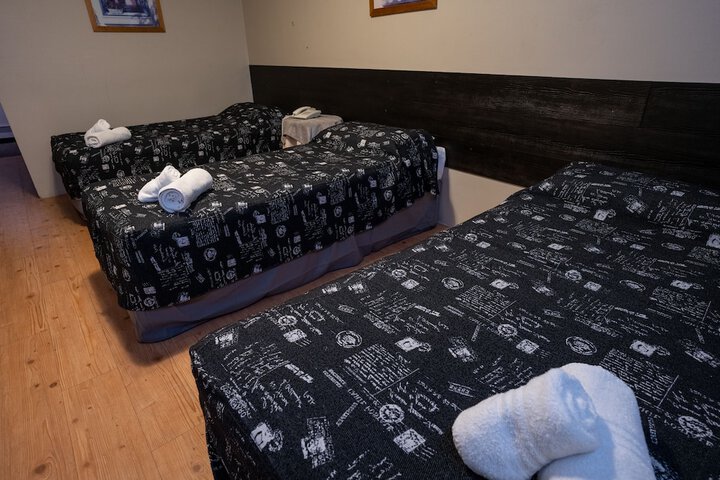 Room 27 of 60