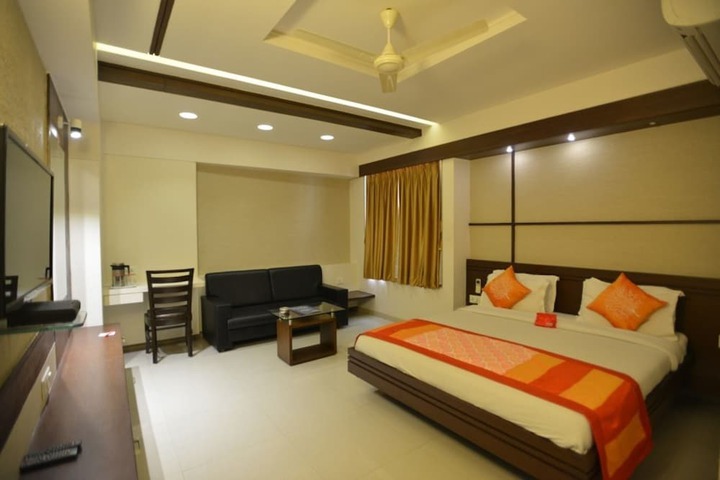 Room 9 of 24