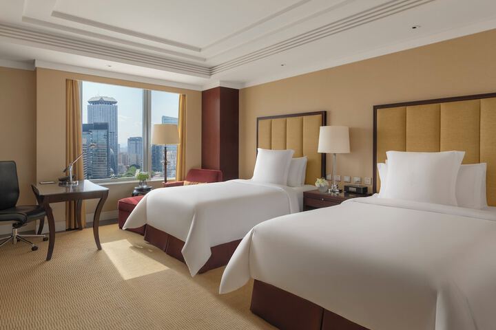 Room 32 of 107