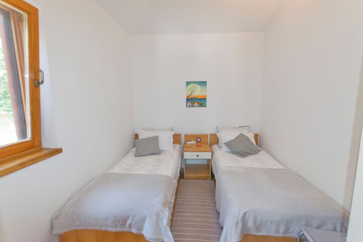 Room 4 of 30