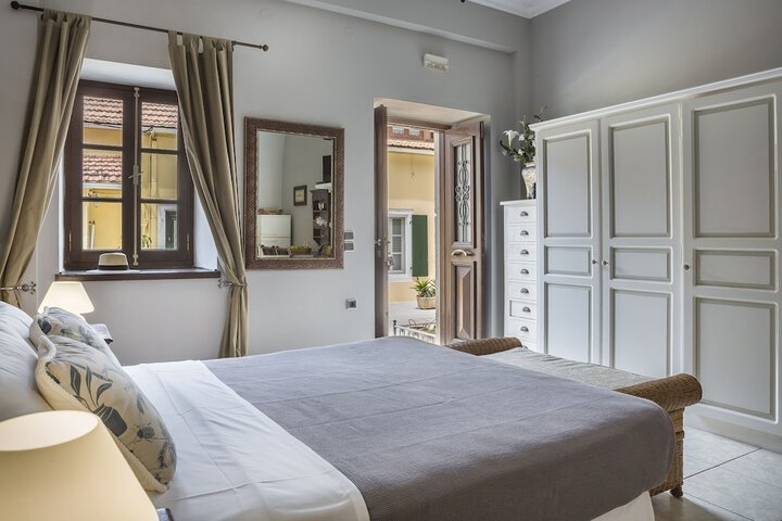 Room 15 of 68