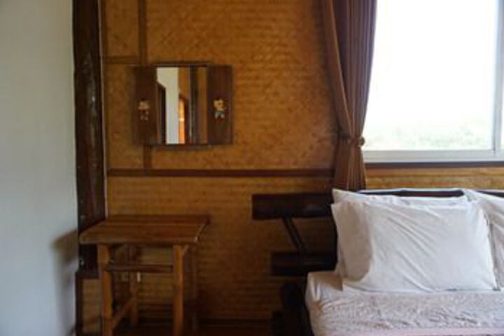 Room 12 of 17
