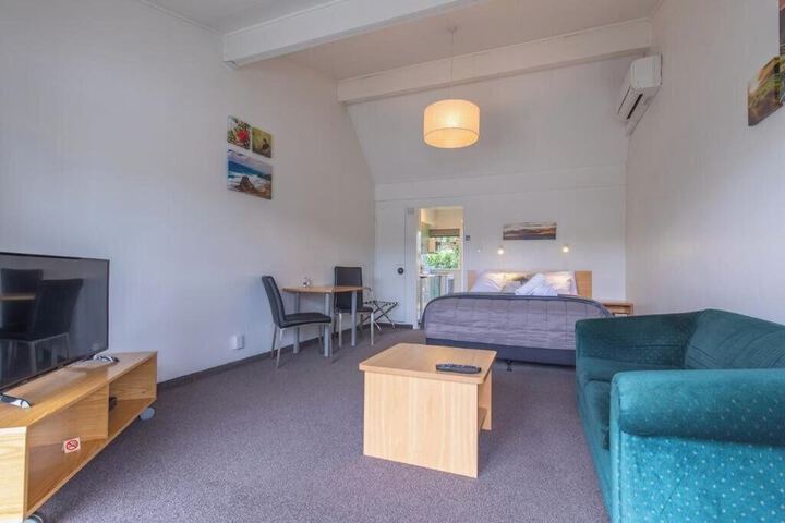 Room 35 of 59