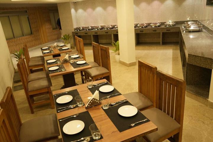 Dining 40 of 55