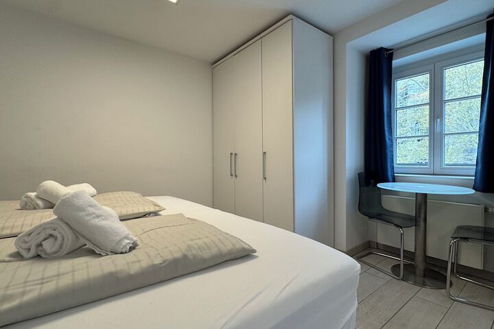Room 32 of 69