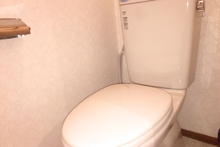 Room 7 of 8