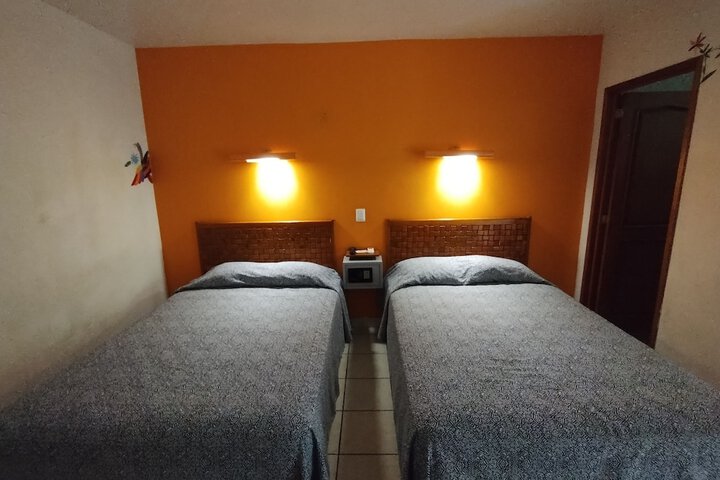 Room 15 of 32