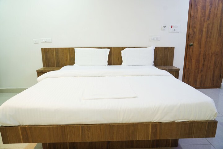 Room 16 of 27