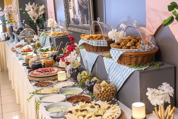 Dining 64 of 102