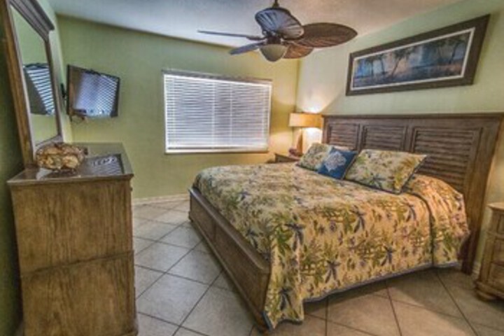 Room 28 of 47