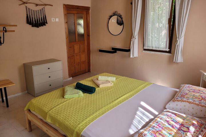 Room 19 of 33