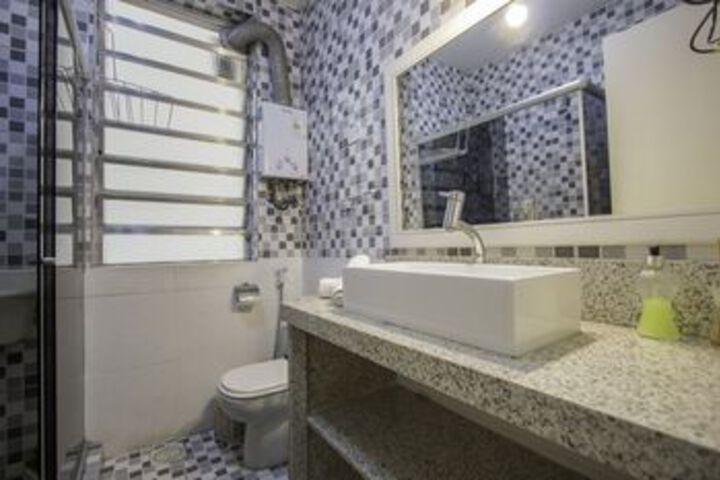 Room 2 of 22