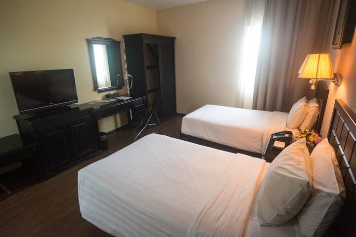 Room 33 of 59