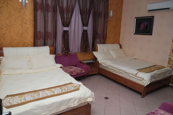 Room 8 of 44