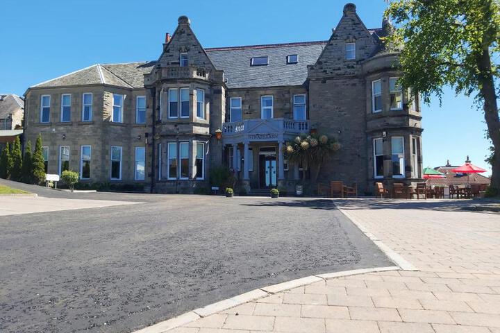 The Strathearn Hotel